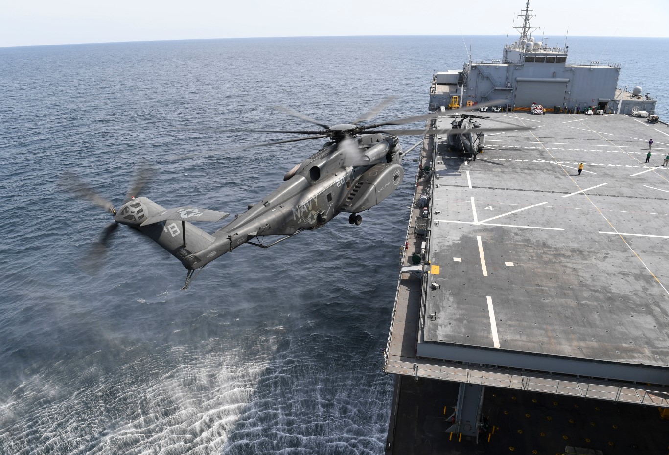 USS Lewis B. Puller embarks first airborne mine countermeasures in Middle  East - Naval Today