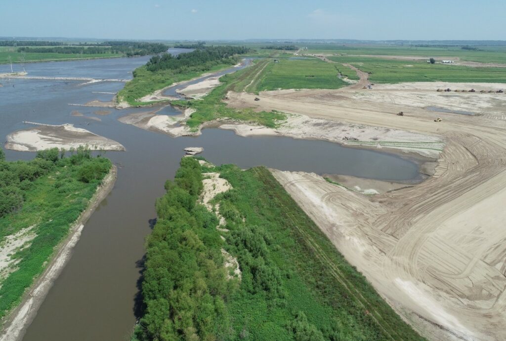 First breach closed on L-536 levee system - Dredging Today