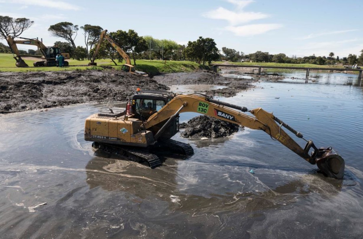 Coomera River dredging about to begin - Dredging Today