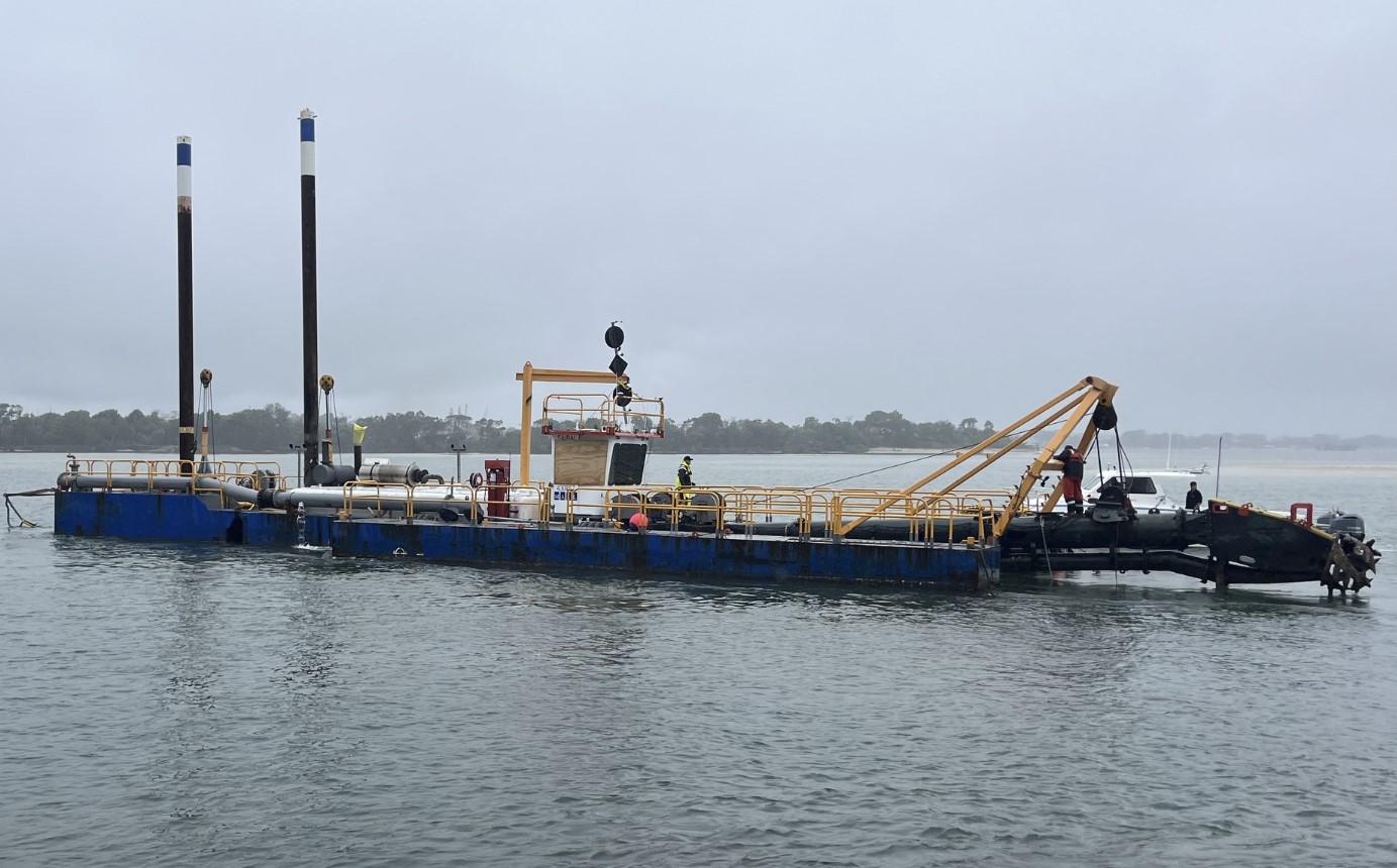 Sand dredging in the Noosa River channel - Dredging Today