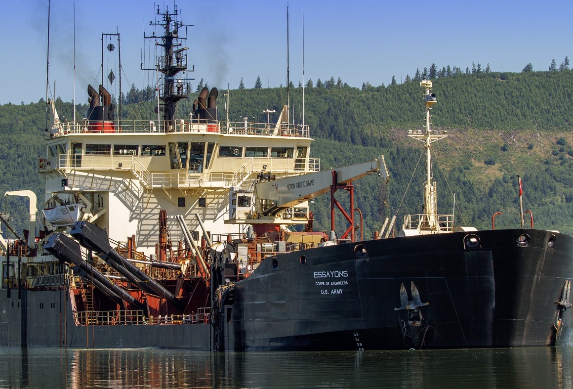 Dredge vessels Essayons and Yaquina ready for the next season ...