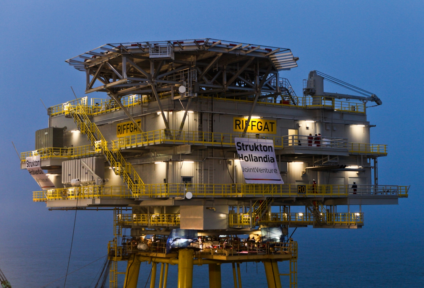 Germany: Installation of Topside for Riffgat Offshore Wind Farm Completed