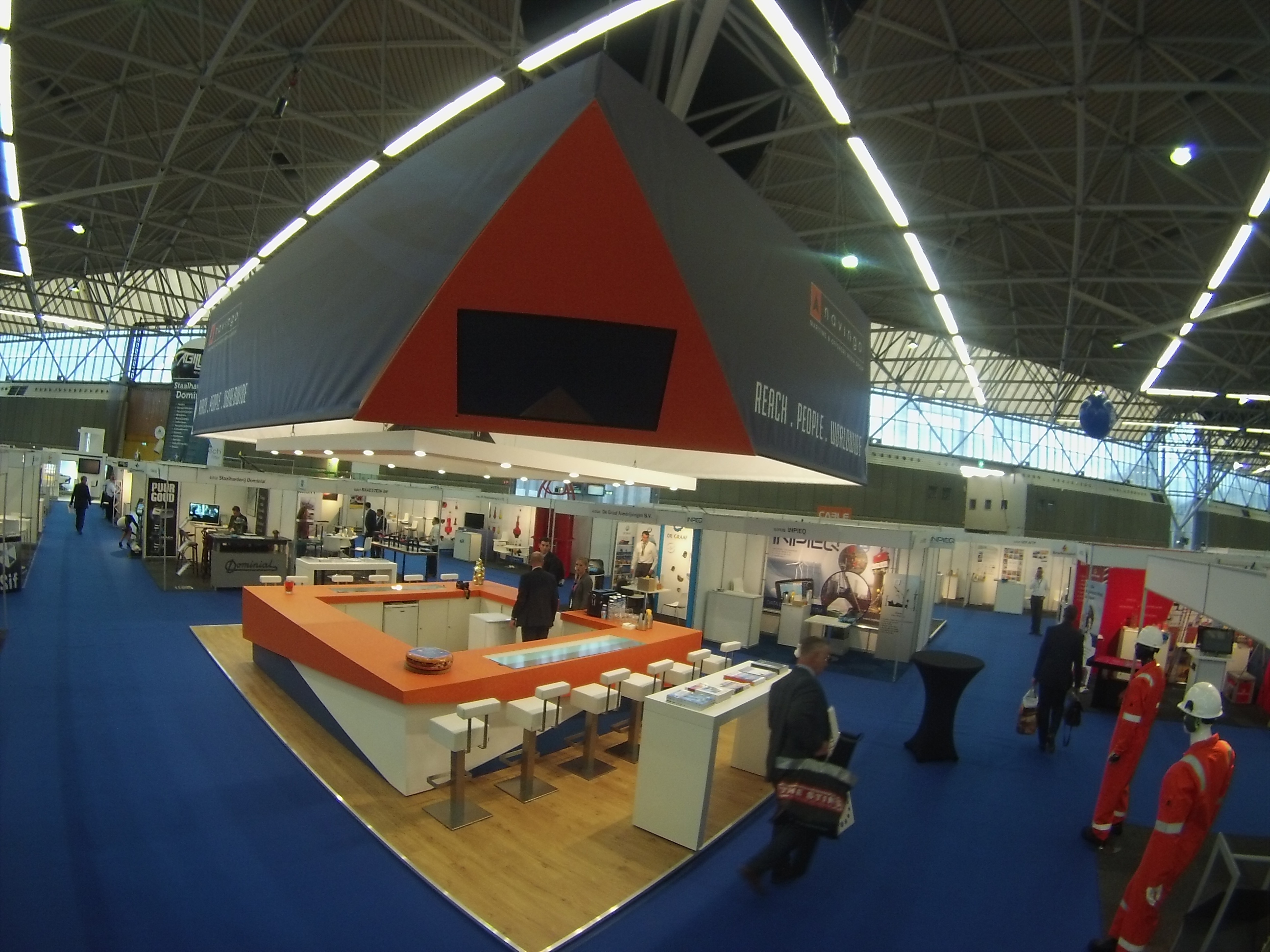 Offshore Energy 2014 Highlights of Day One (VIDEO+Gallery)
