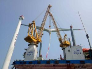 Chinese Jack-Up Installs Its First Turbine