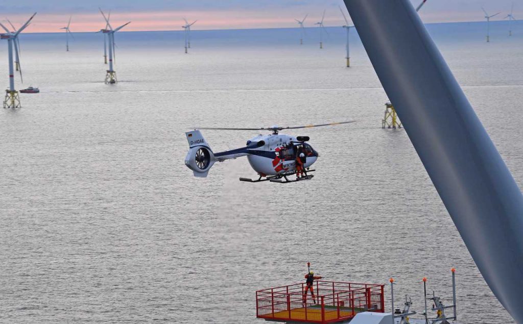 Wiking Helikopter Nets Contract for German Duo