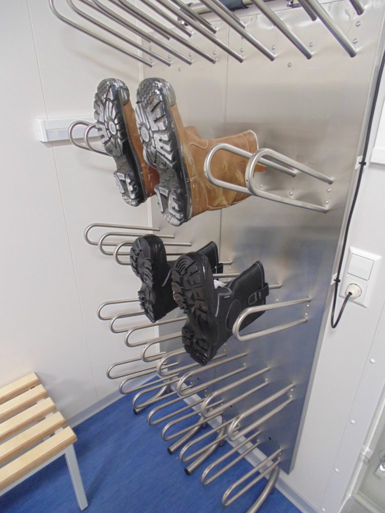 Boot dryer for boots, shoes and gloves 