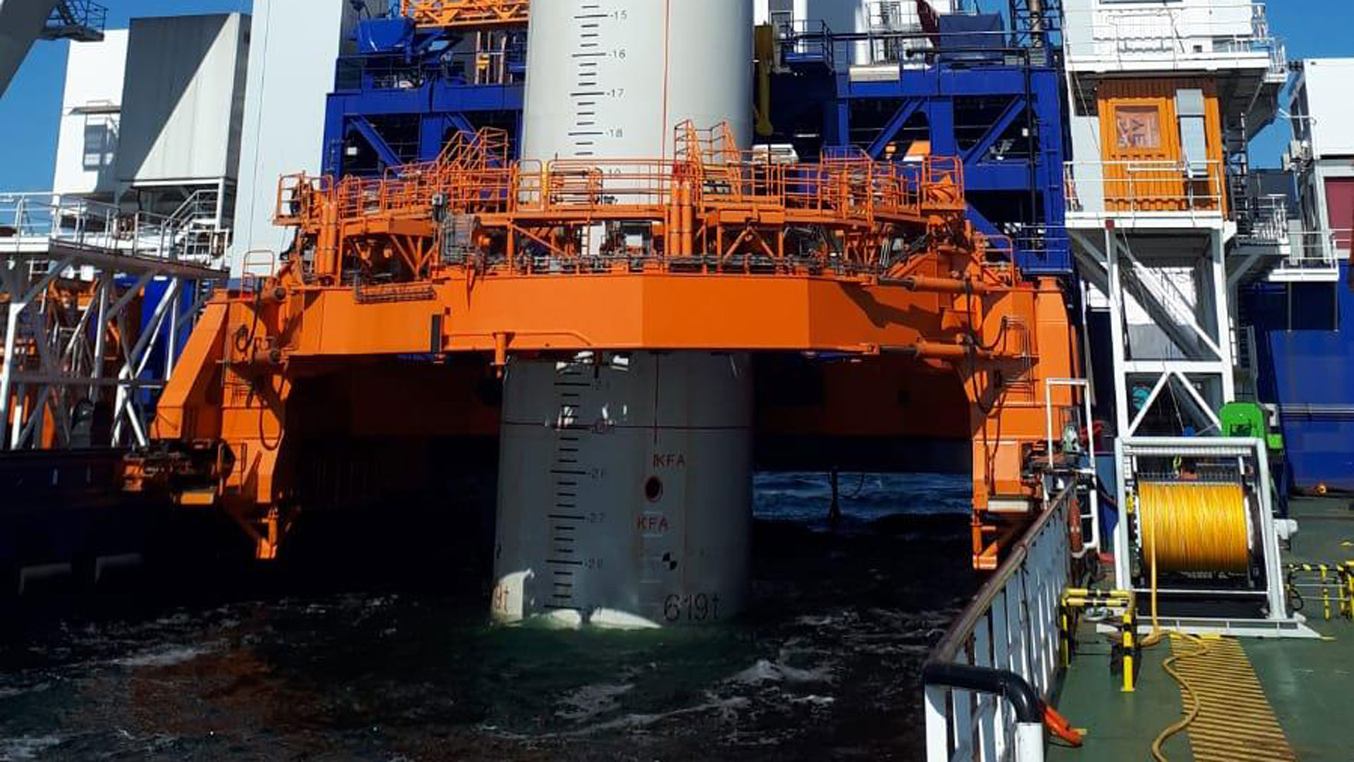 Kriegers Flak's foundation being installed, a close-up photo of the installation frame on the vessel