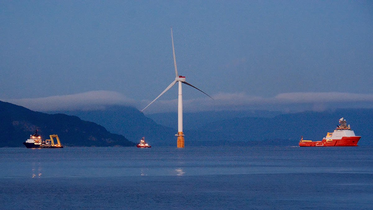 Turbine towed to Hywind Scotland, the first floating wind farm in the UK