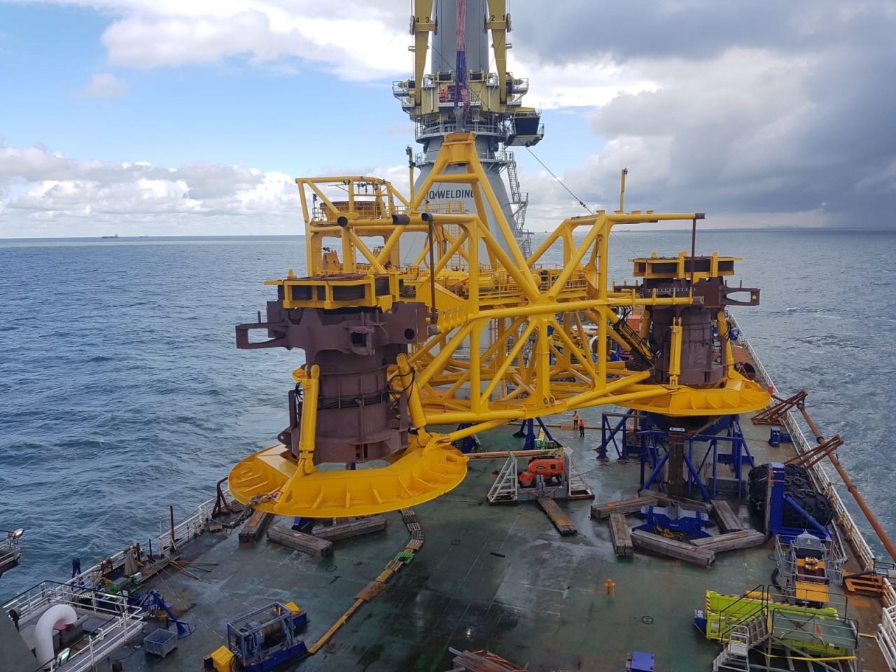 Bokalift 1 at sea equipped for drilling tests at Saint-Brieuc offshore wind farm