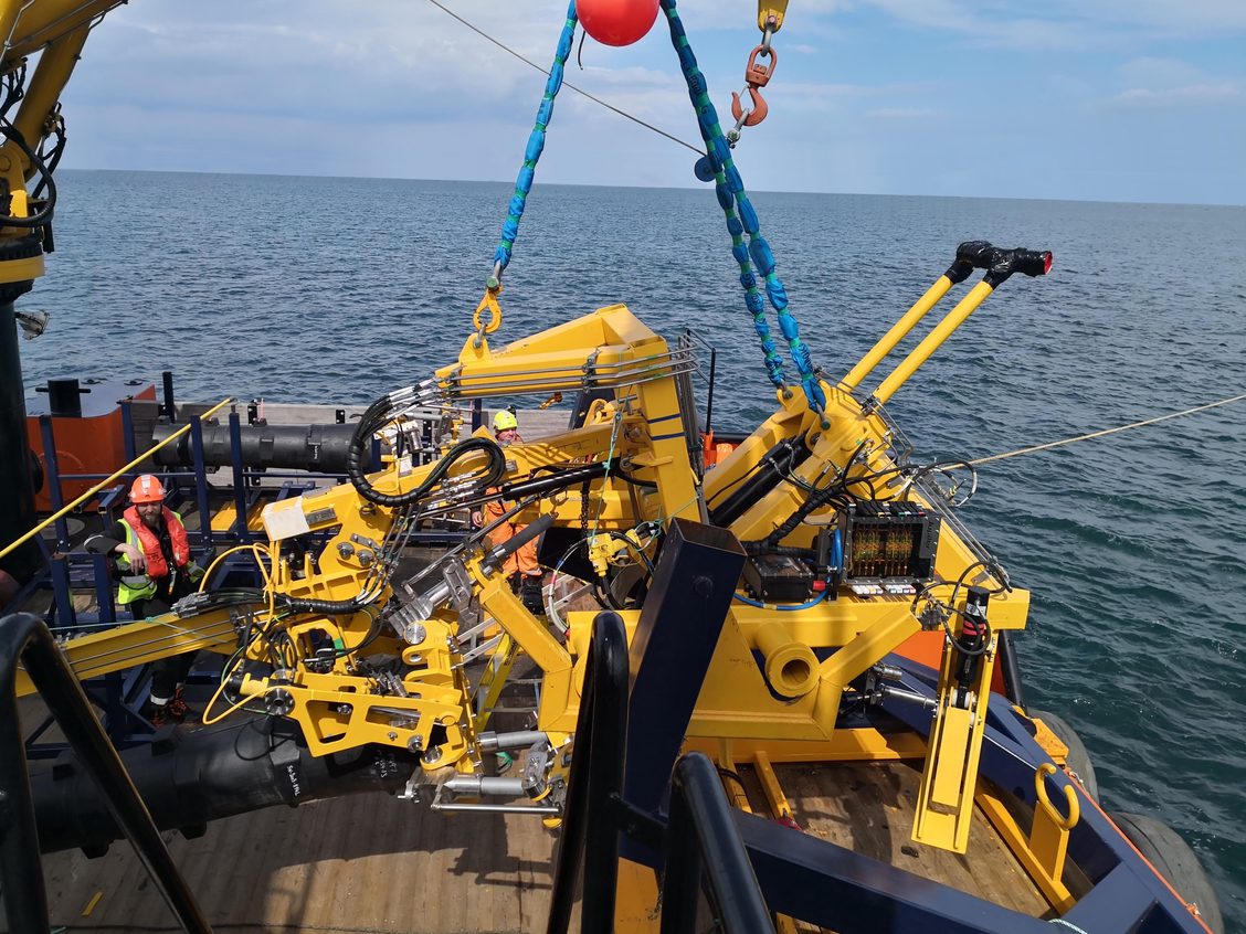 A photo of a Tekmar Energy system being deployed offshore