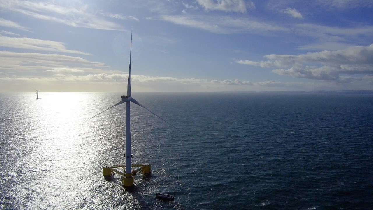 La France implante des parcs éoliens offshore flottants en Méditerranée