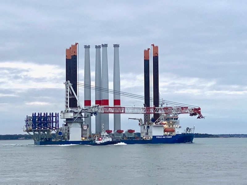 Vole au vent leaving Nantes-Saint Nazaire Port loaded with GE Haliade components