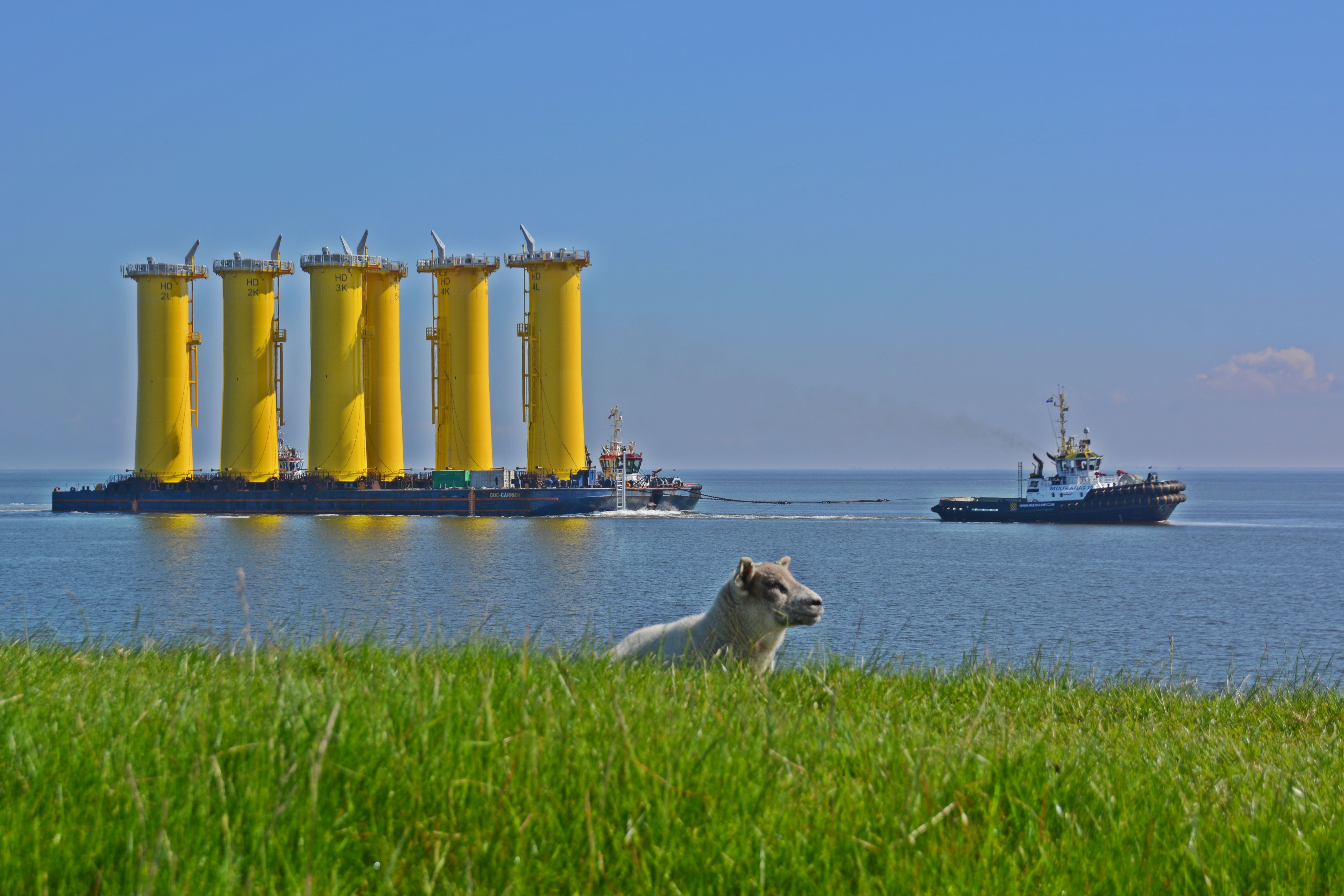 Heerema's Thialf Soon to Install First He Dreiht Foundations Offshore ...