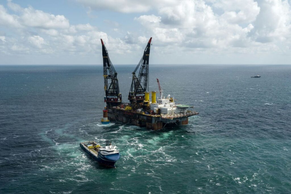 Heerema Marine Contractors' vessel Thialf at EnBW He Dreiht offshore wind farm equipped with IQIP noise reduction tools