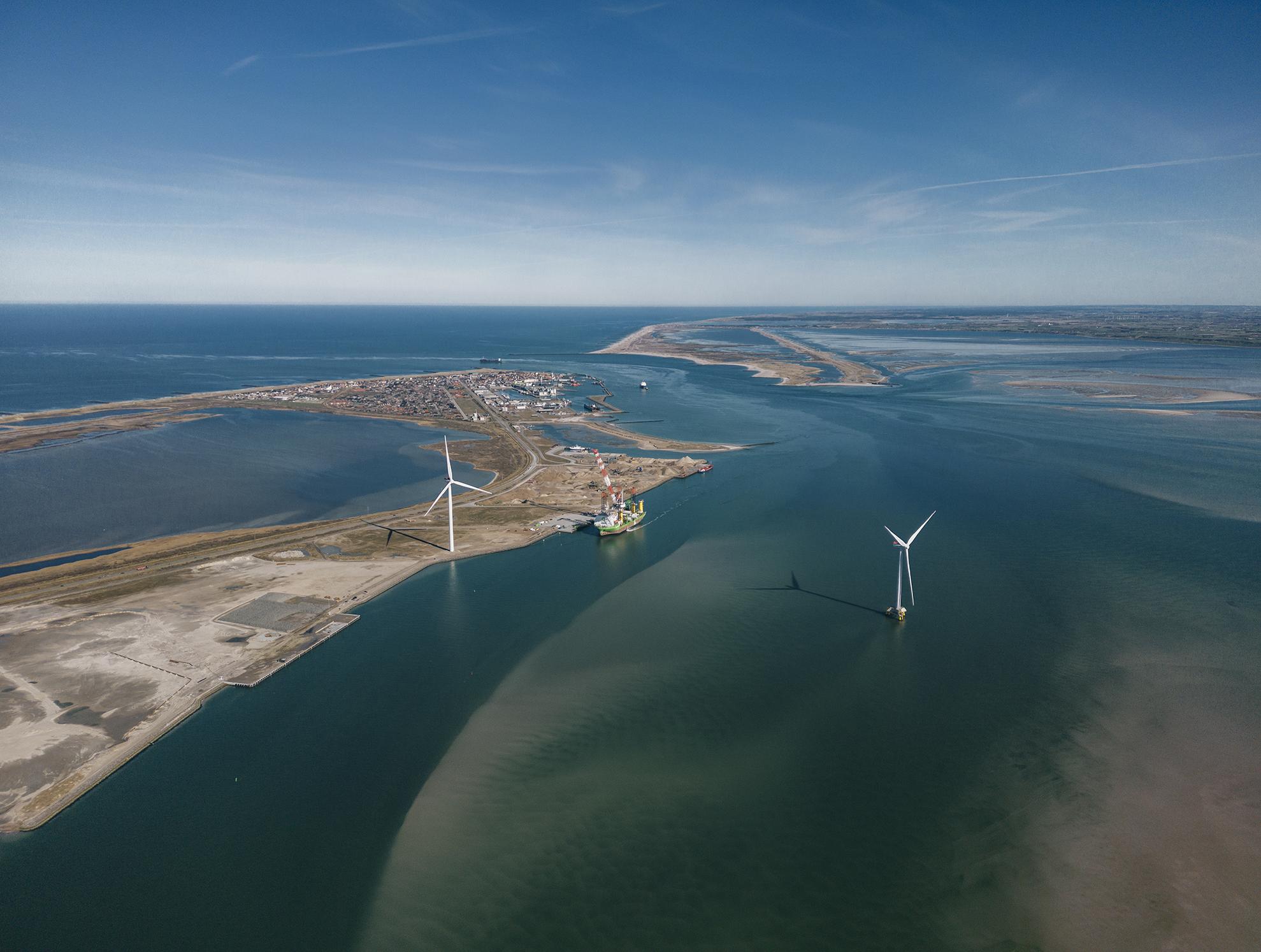 Vestas's 15 MW Wind Turbine Up at Danish Port of Thyborøn | Offshore Wind