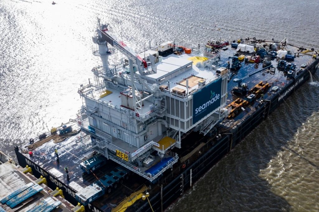 Substation onderweg naar Belgische Noordzee. Foto, Deme.