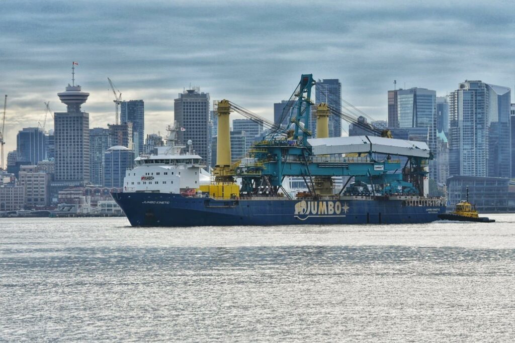 Shiploader arrives in Vancouver. Photo, Jumbo