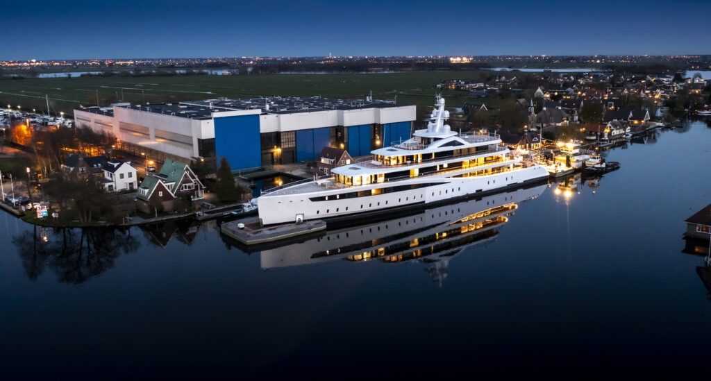 Project 817 Foto, Feadship