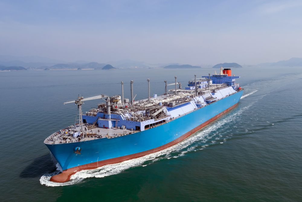 Video: world's largest LNG FSRU