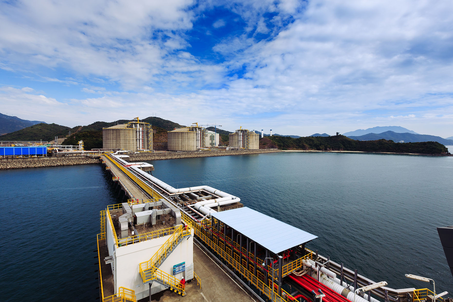 CNOOC's Dapeng LNG terminal hits 60 million tons import mark