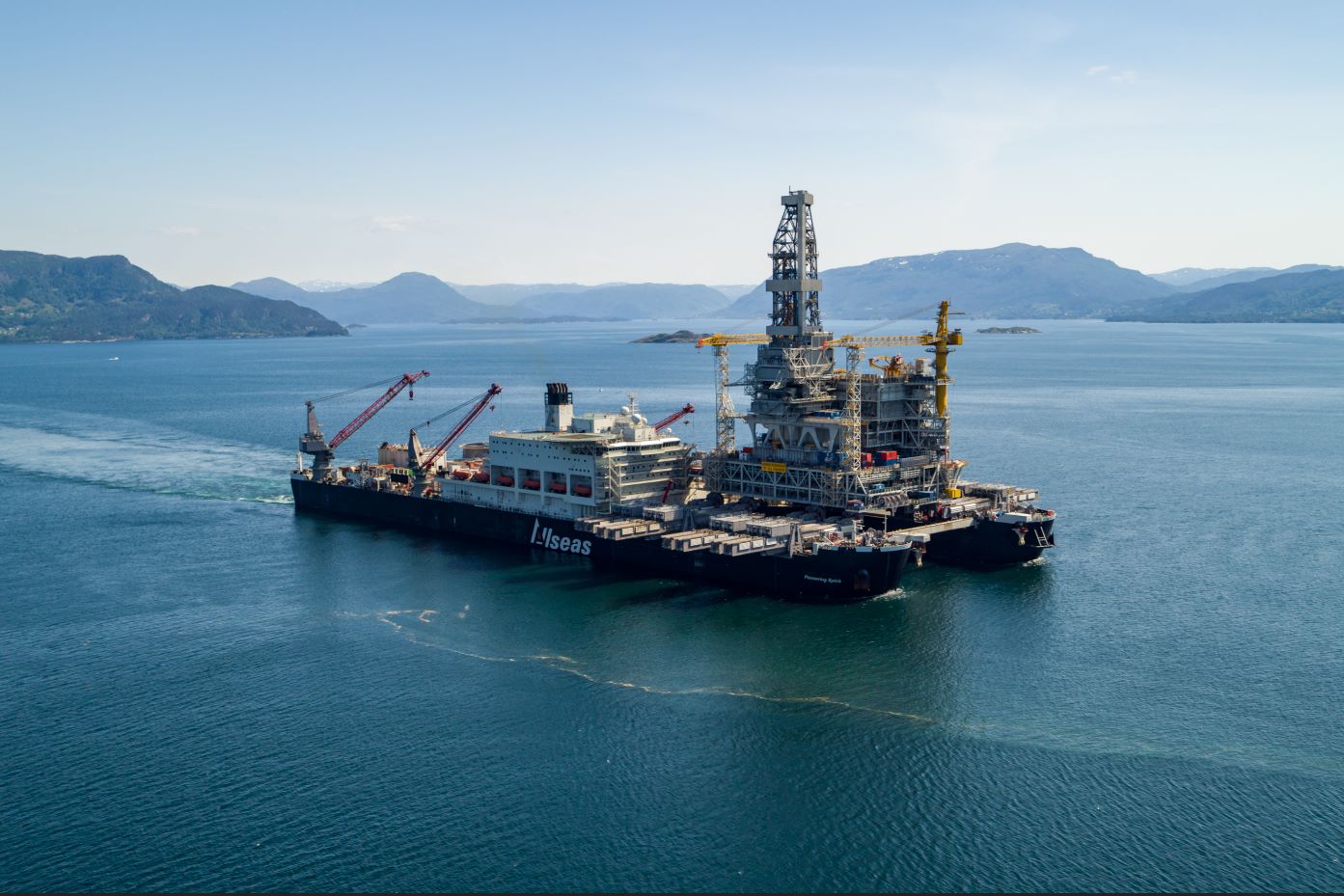 Pioneering Spririt carrying Johan Sverdrup Topside/ Photo by Espen Rønnevik Roar Lindefjeld - Equinor