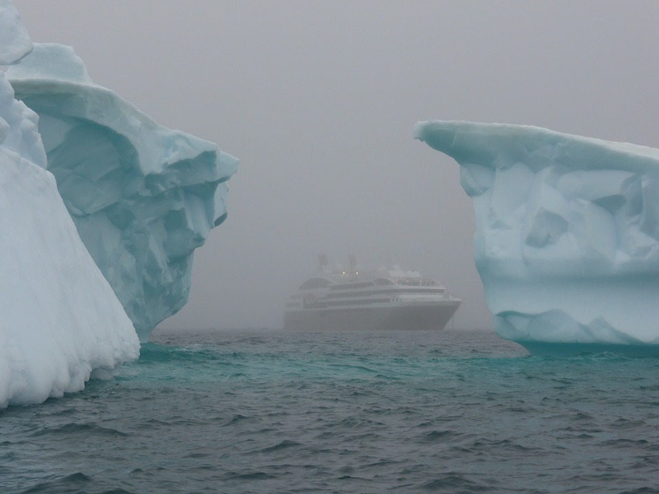 Polar cruise ship