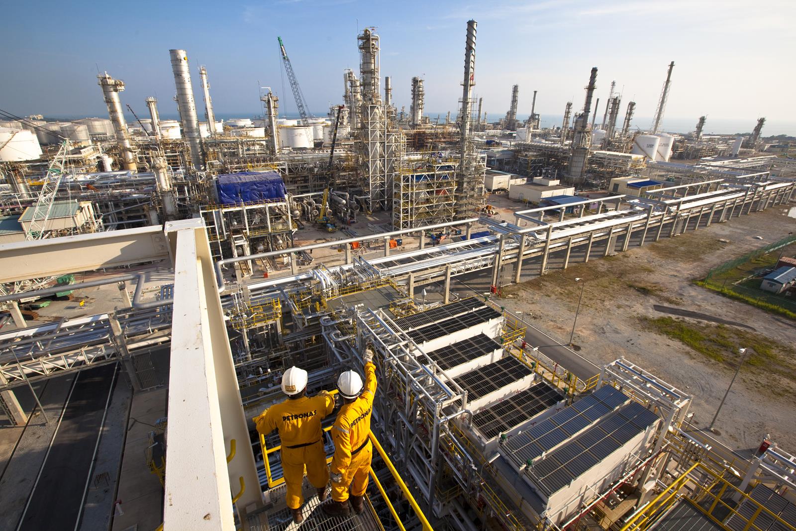 Barakah Offshore nets Petronas LNG complex pipeline job extension