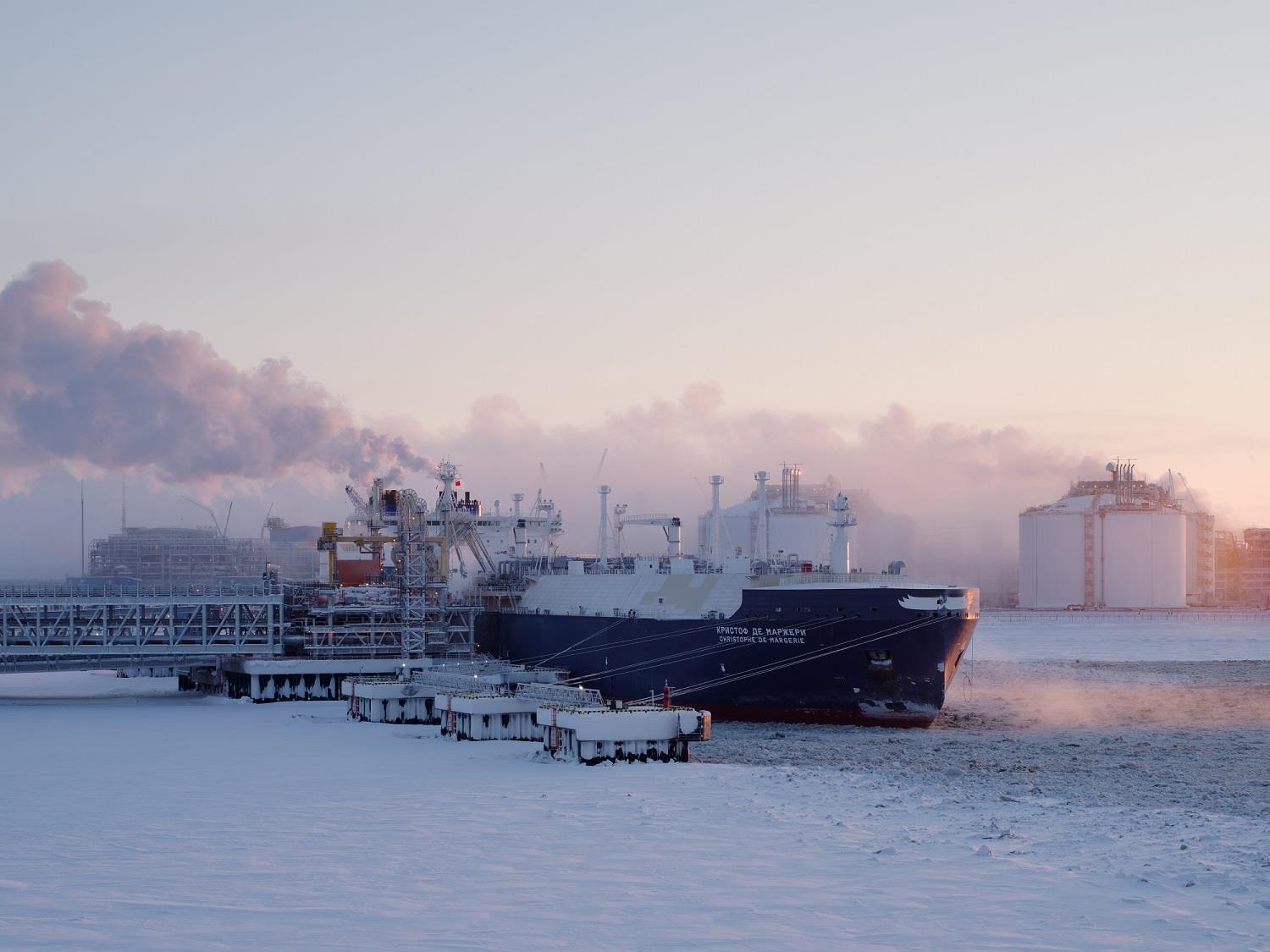 Arctic LNG carrier in Northern Sea Route record traverse