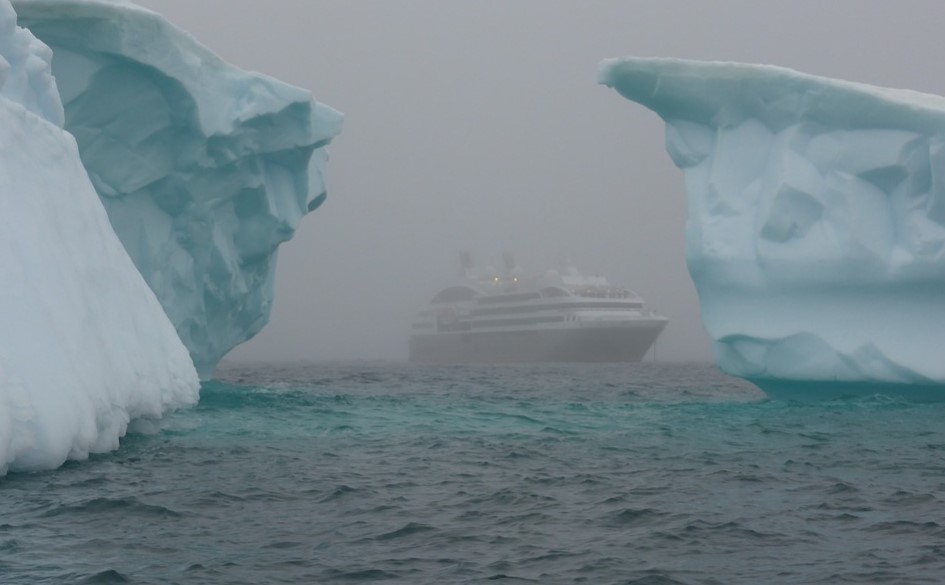 cruise ship