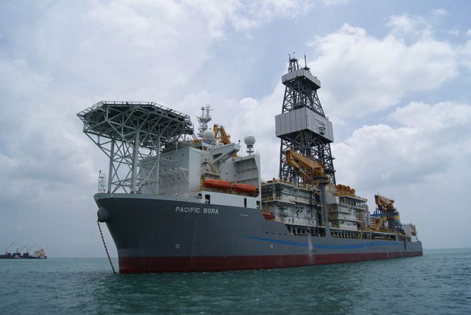 Pacific Bora drillship; Image by Jacklee/Wikimedia. Shared under CC BY-SA 3.0 license