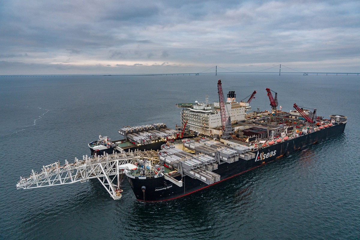 Pioneering Spirit starts Nord Stream 2 pipelay work