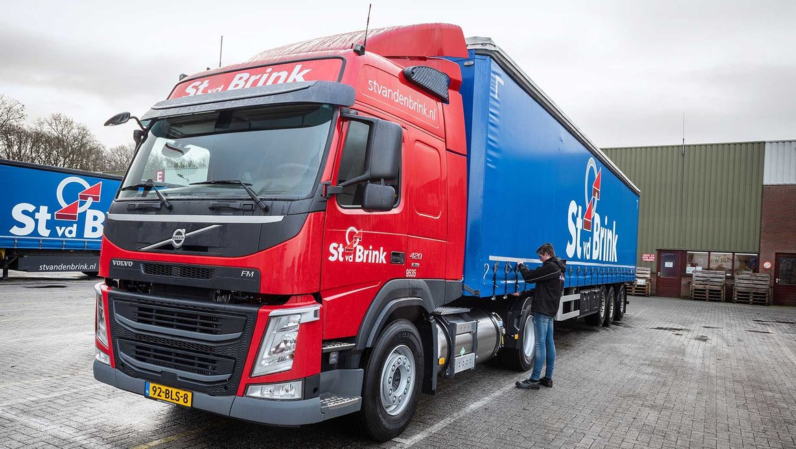 Netherlands: St van den Brink expands LNG-fueled truck fleet