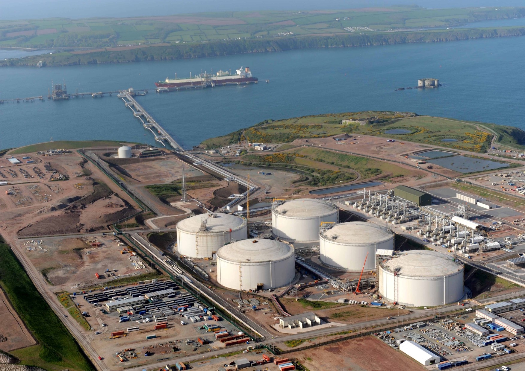 Qatari cargo heading for UK's South Hook LNG terminal