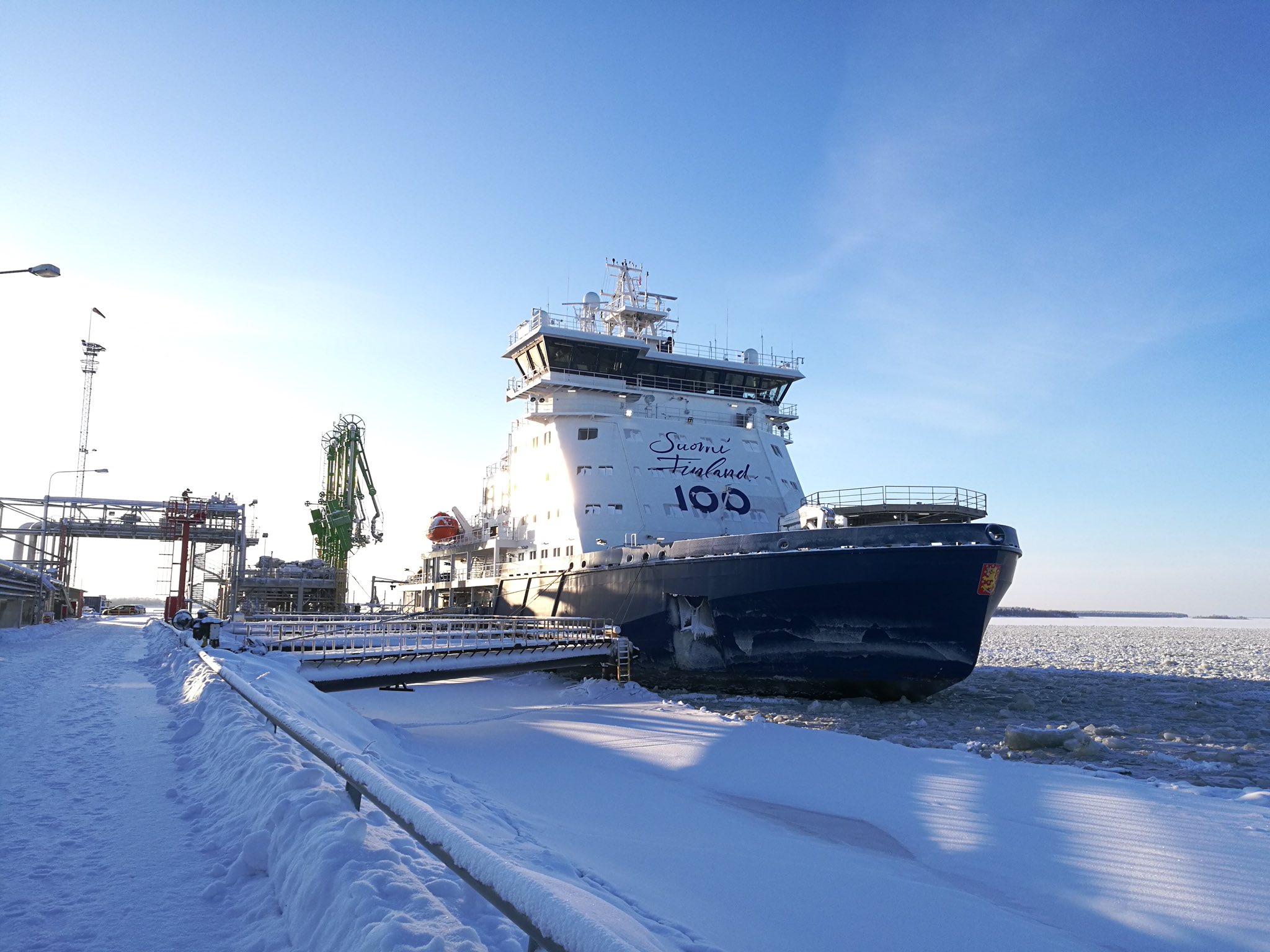 Finland’s LNG-fueled icebreaker bunkers in Tornio