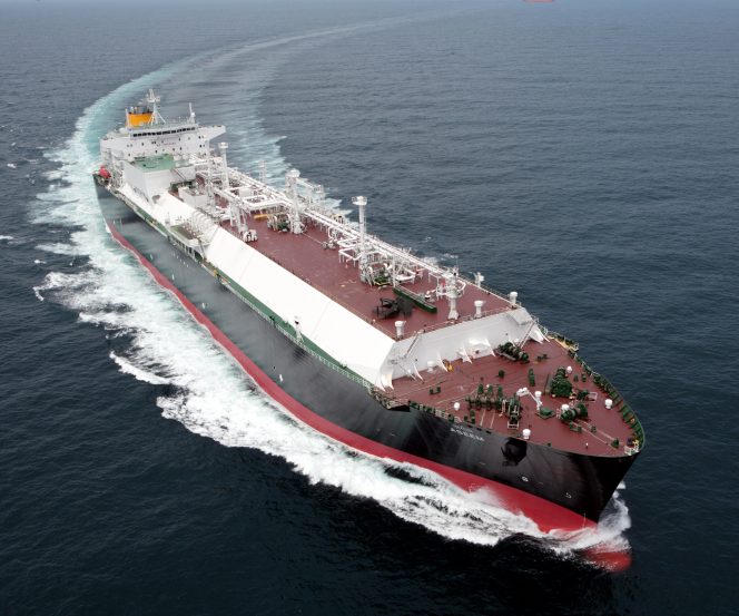 LNG carrier Aseem collides with VLCC at Fujairah