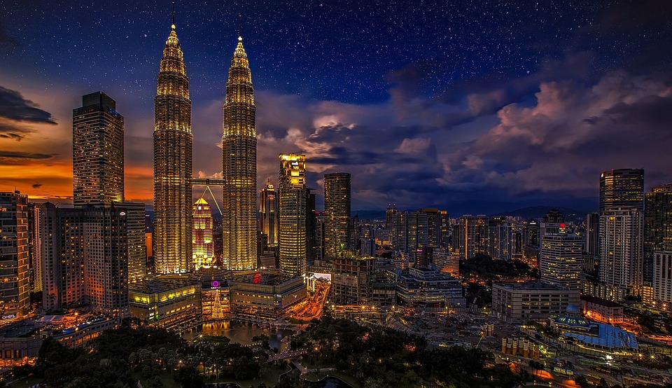 Illustration: Kuala Lumpur and Petronas Twin Towers - Image source: Pixabay