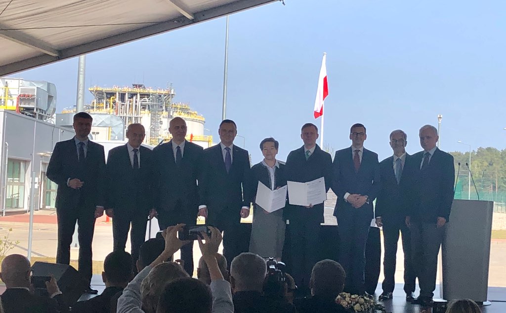 Polish LNG terminal expansion co-financing deal signed