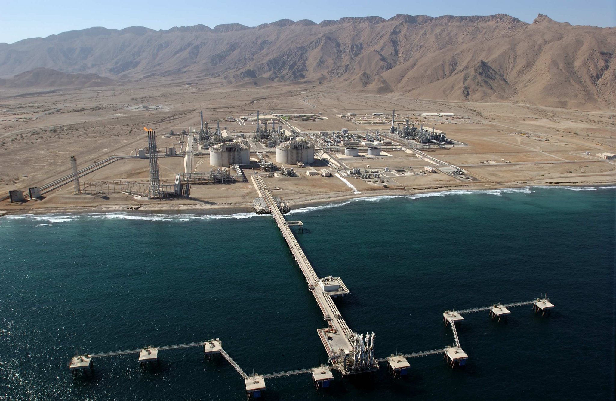 Oman LNG settles $2 bln loan