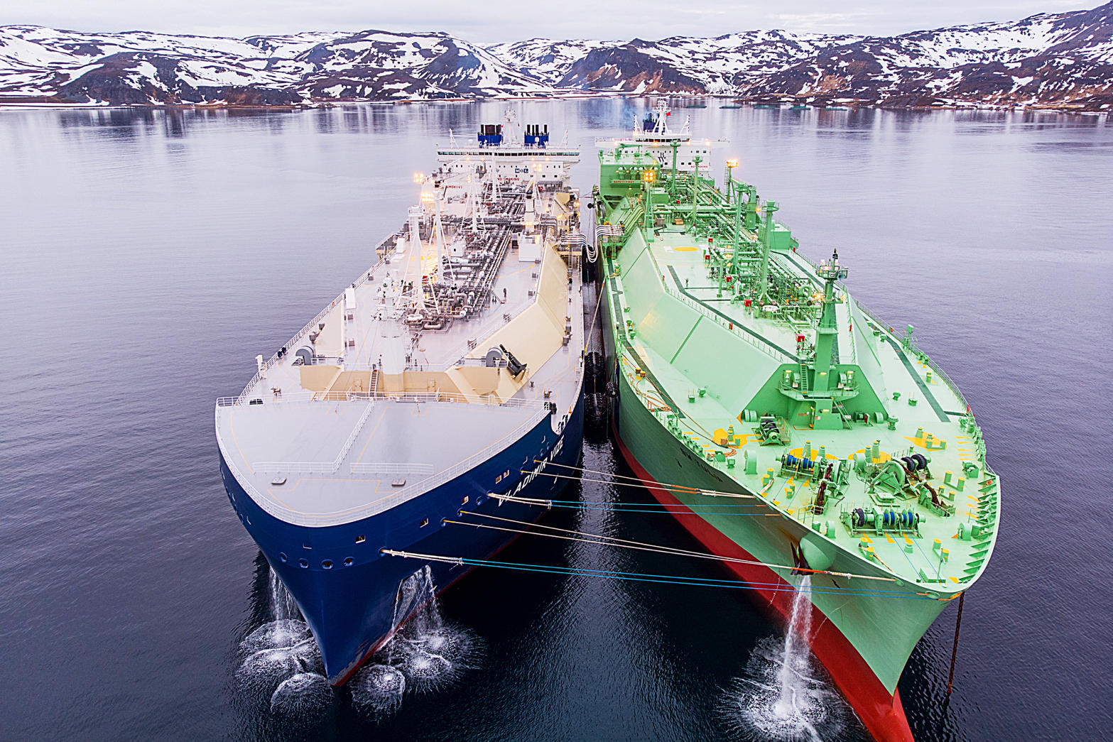 LNGSTS supervises 100th ship-to-ship LNG transfer in Arctic Circle
