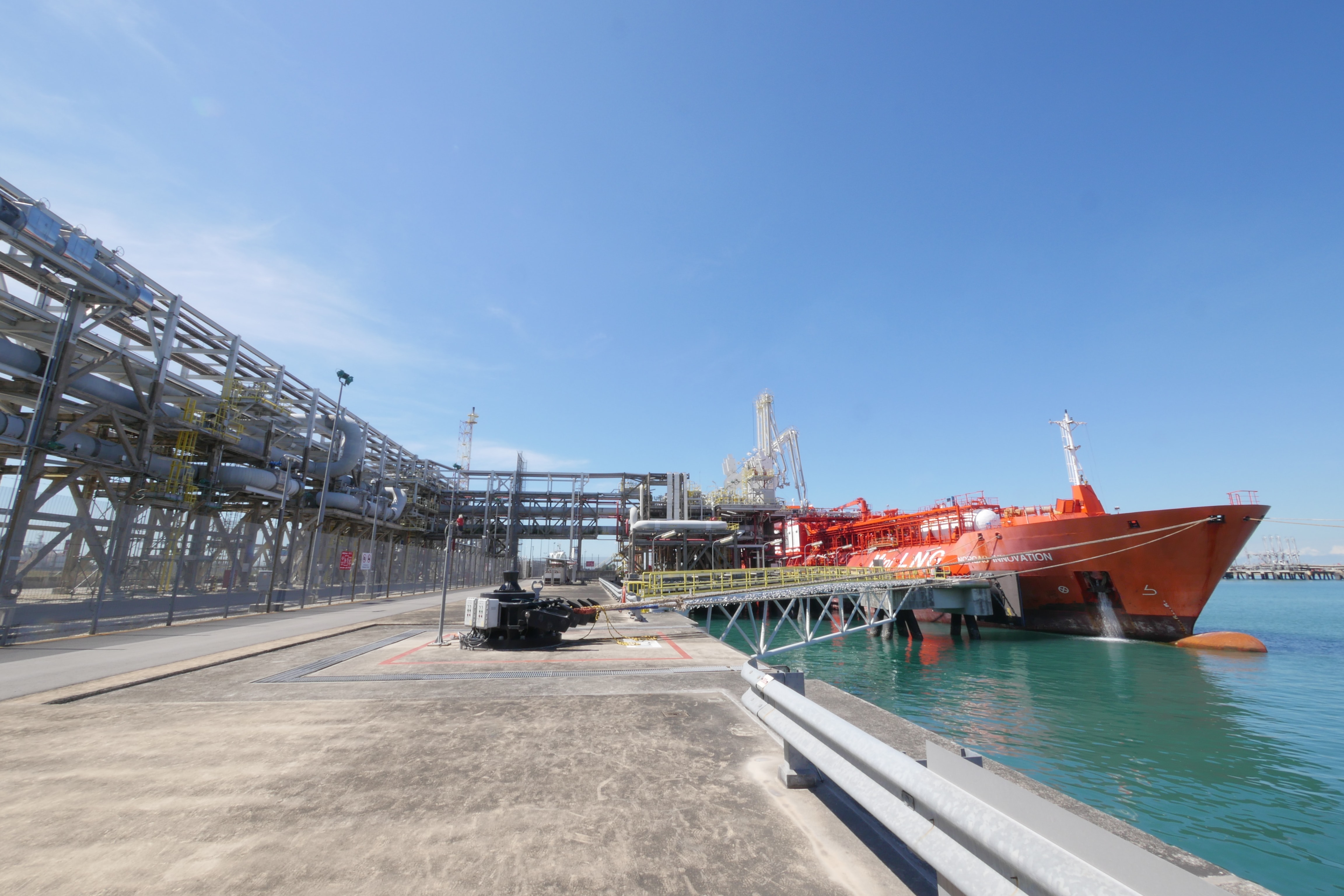 Pavilion Energy conducts STS LNG bunkering in Singapore