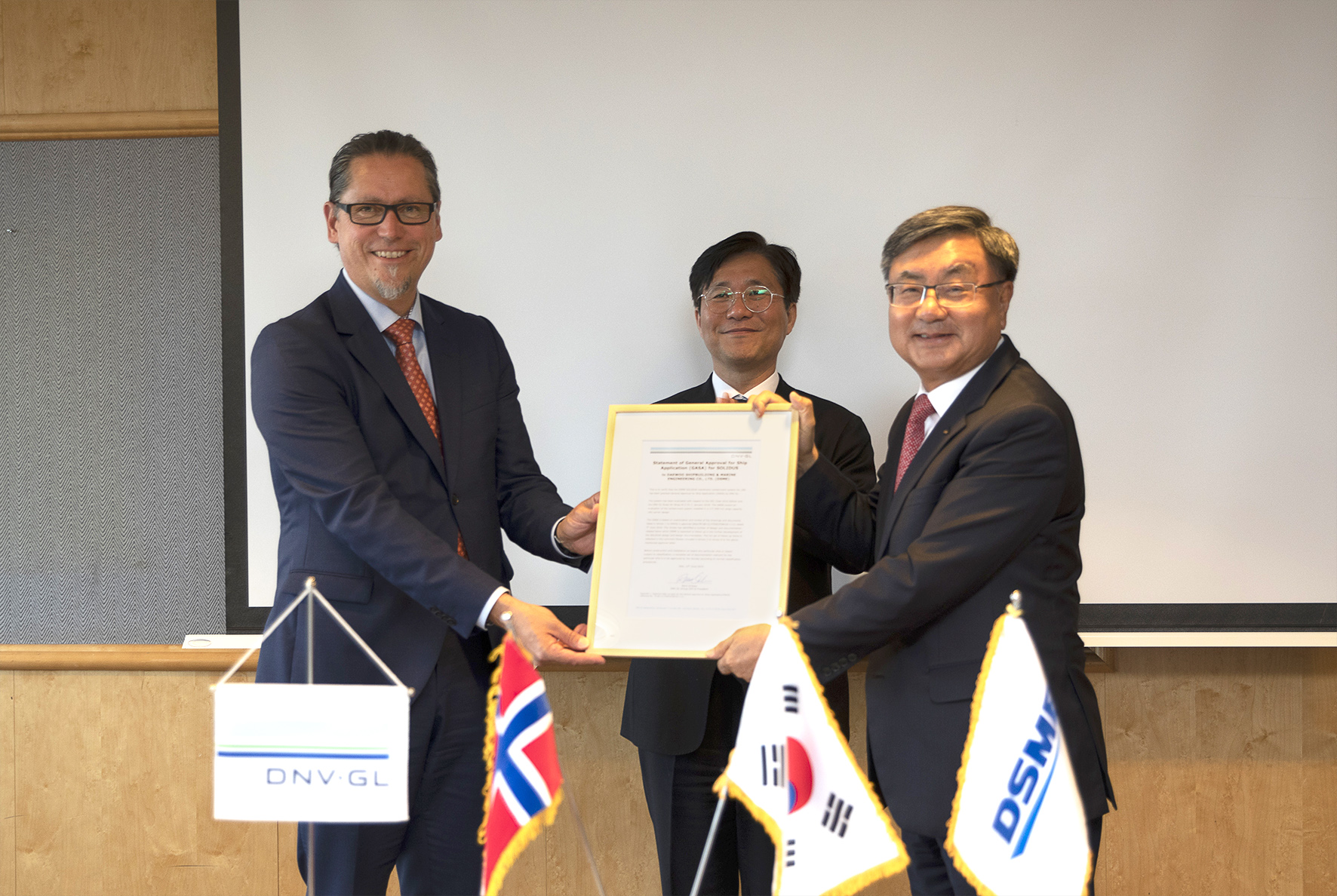 DNV GL approves DSME LNG cargo containment system