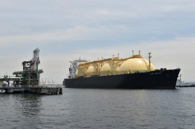 Tokyo Gas to stock up on low spot LNG prices