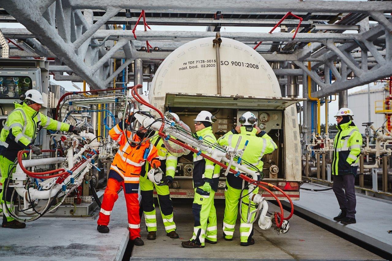 Polish LNG terminal loads 5000th truck