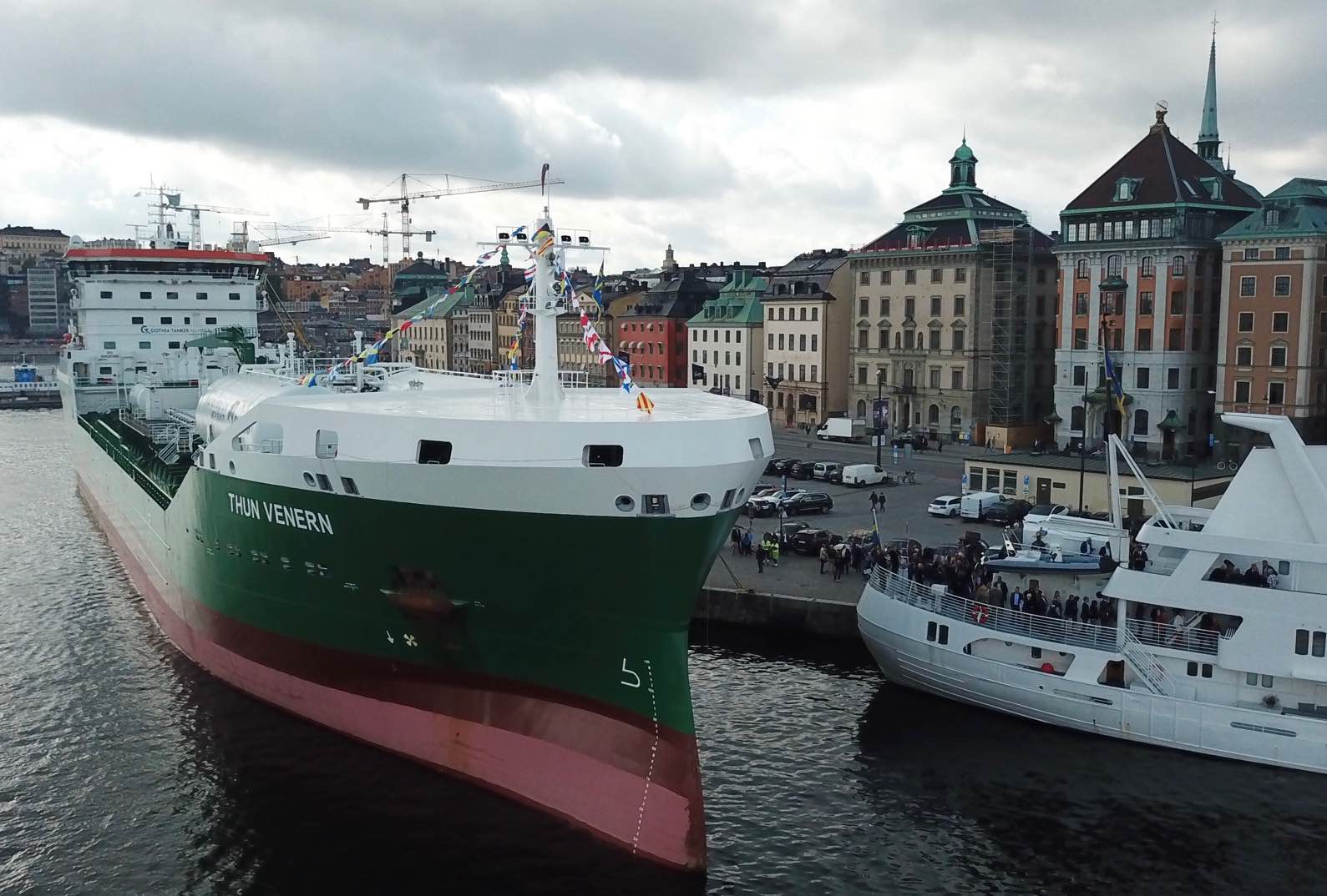 Thun Tankers christens LNG-fueled Thun Venern in Stockholm