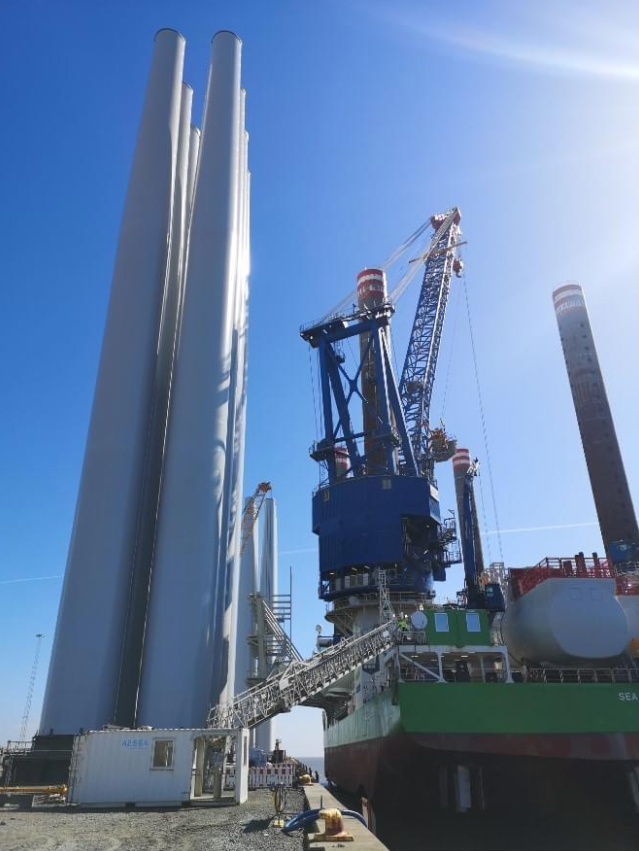 Sea Challenger Loading First Borssele 1+2 Turbine Components in Esbjerg