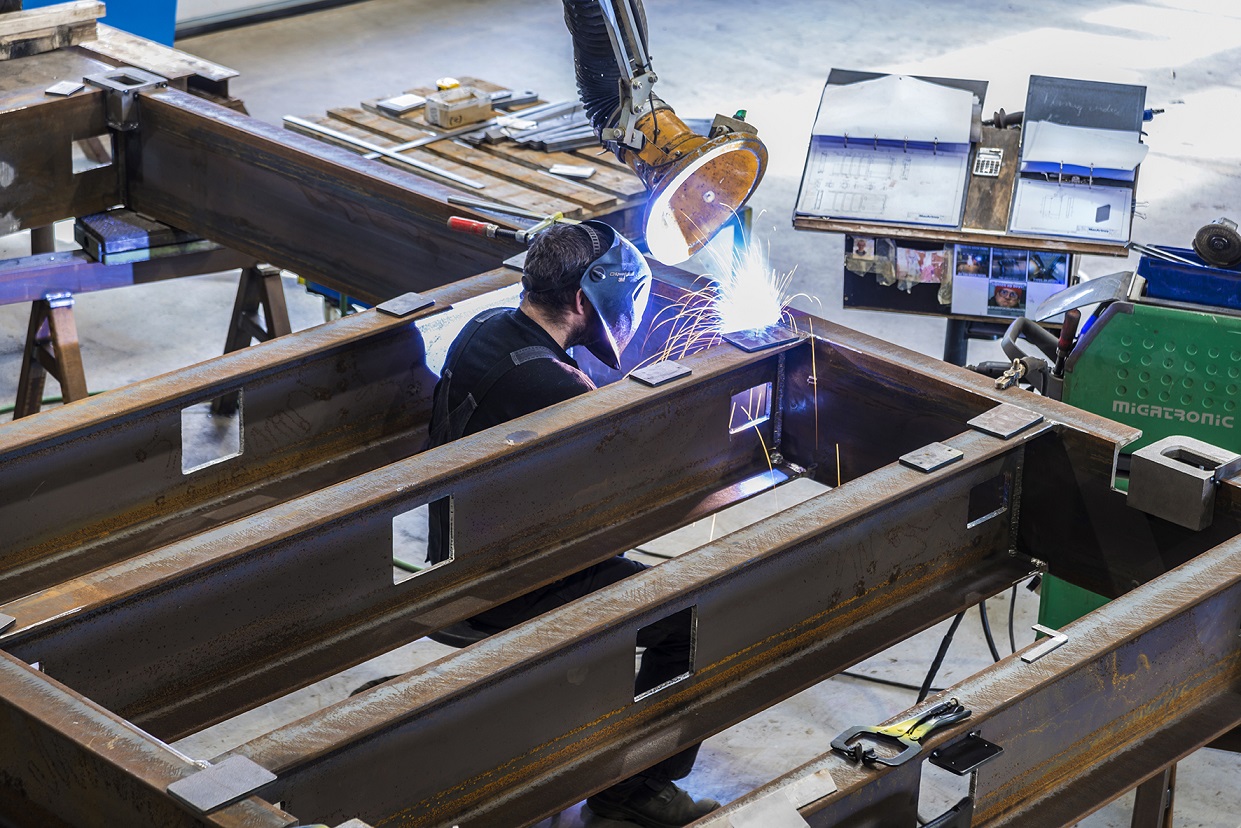 MacArtney welder works on MERMAC eA skid