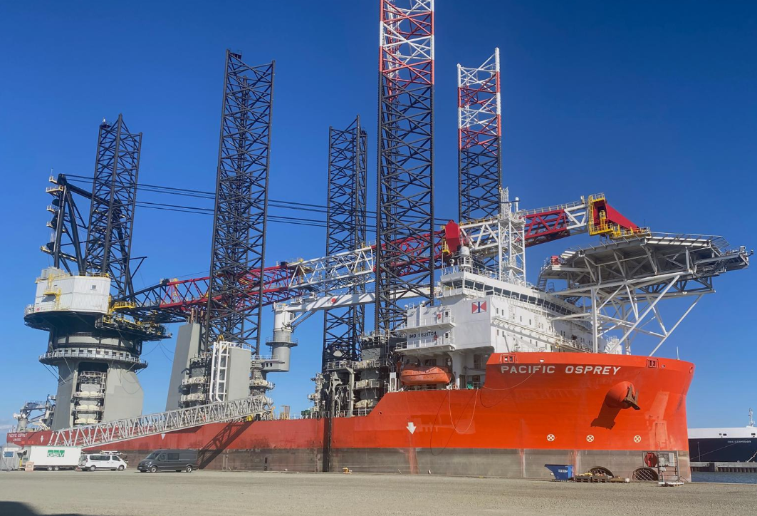 Pacific Osprey tests new lifting gear