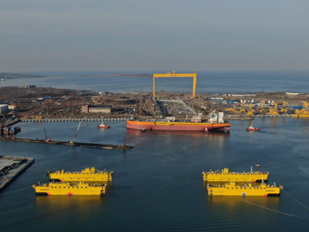 Vladimir Monomakh at the Zvezda Shipyard