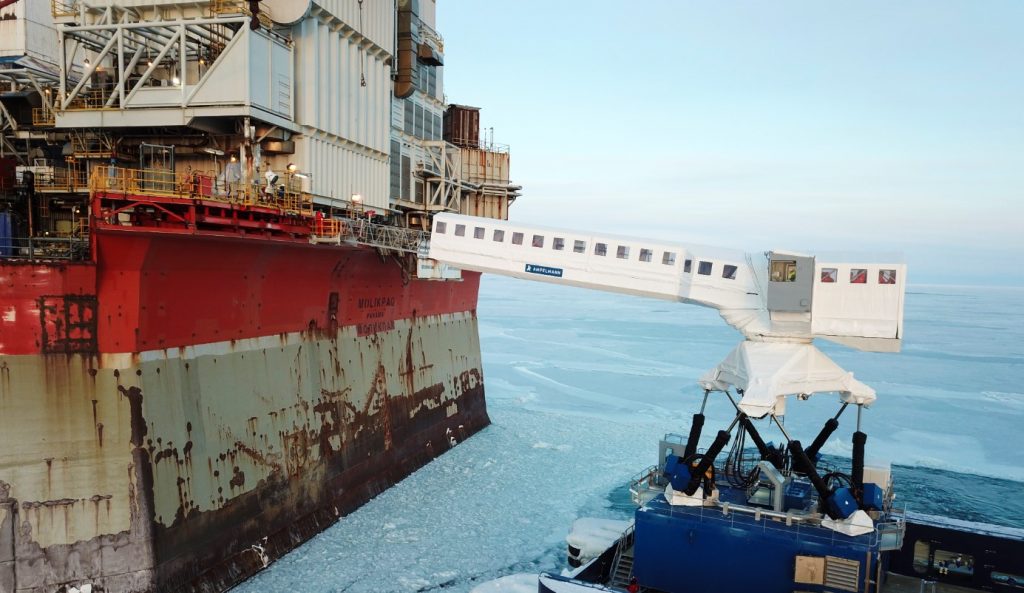 The N-type system operating in extreme winter conditions off Sakhalin; Source: Ampelmann