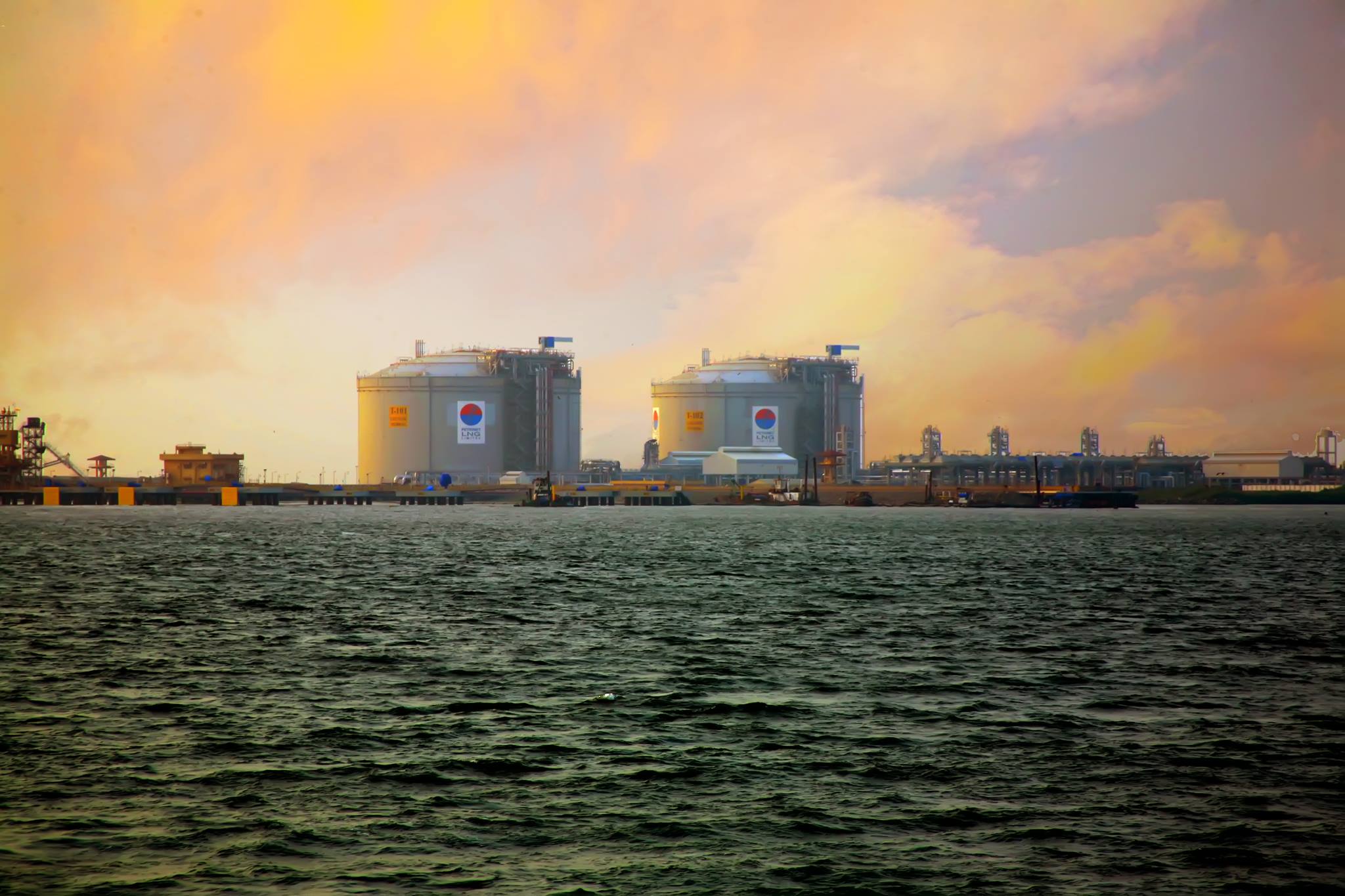 Petronet LNG boasts record profit in FY 2019-2020